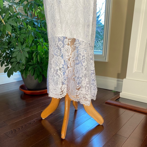 NWT - Nanette Lepore V-Neck Sleeveless Lace Dress - Picture 9 of 16